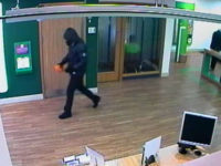 Staff threatened with violence during robbery at Lloyds Bank in Chesham
