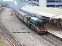 Flying Scotsman passes through High Wycombe