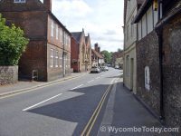 Opinion : Should parking be banned in West Wycombe High Street?