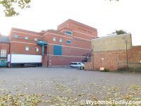 15 year old injured during attempted robbery in High Wycombe
